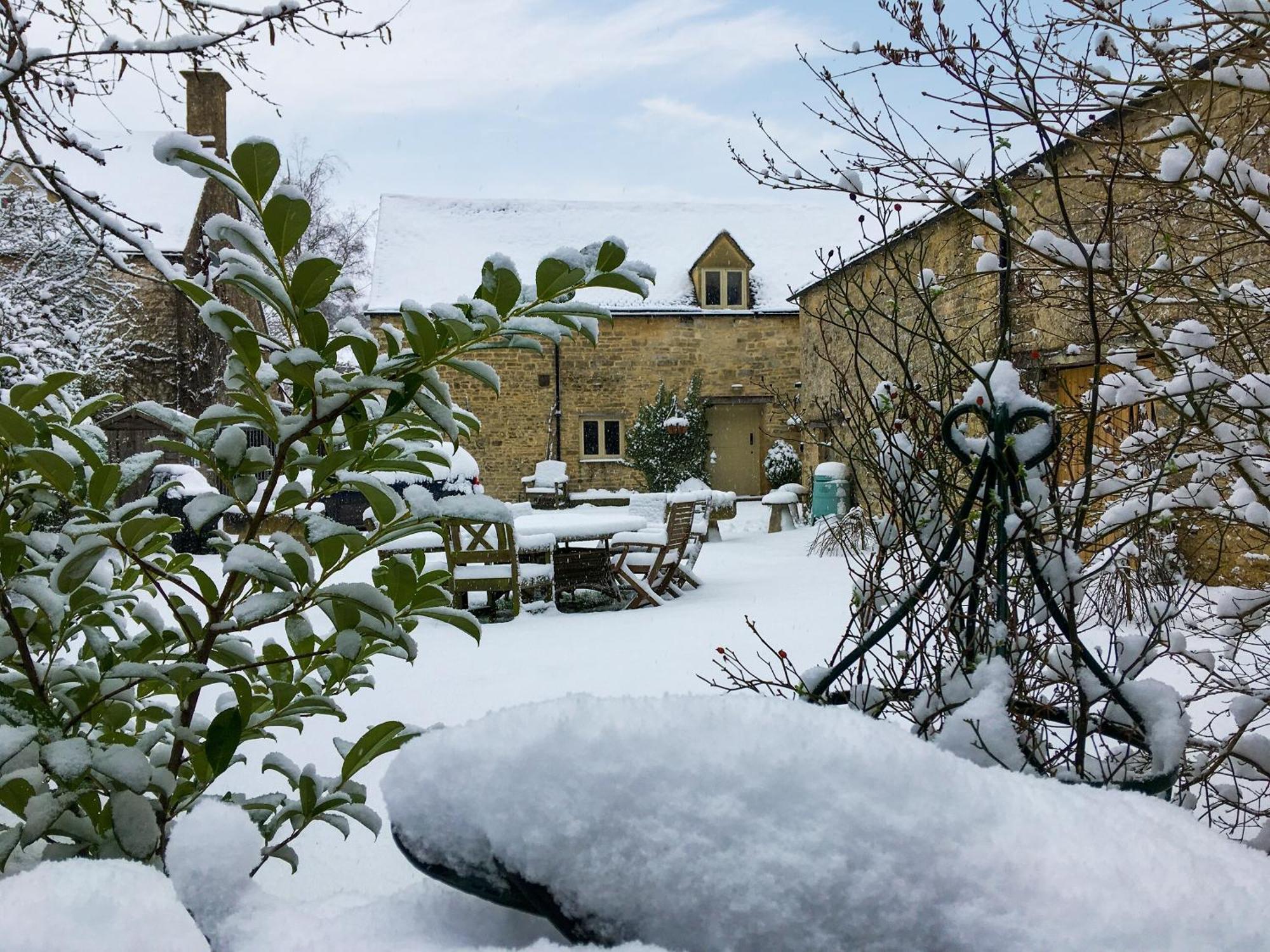 Flowers Barn Villa Daglingworth Exterior photo